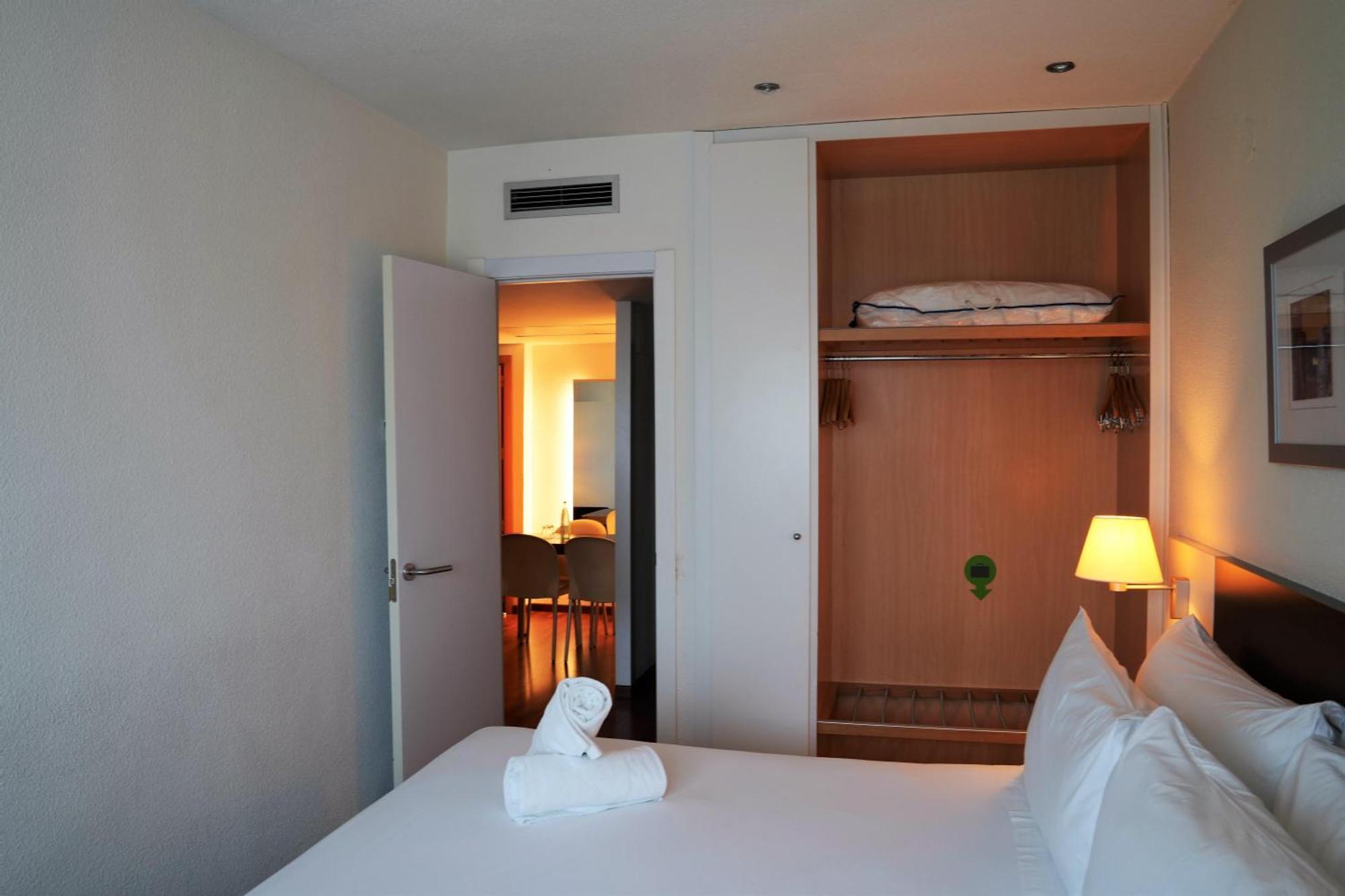 ปอร์ต เฟเรีย บาเลนเซีย Hotel ภายนอก รูปภาพ